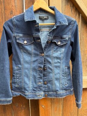 1822 Denim Essential Trucker Jacket size Small